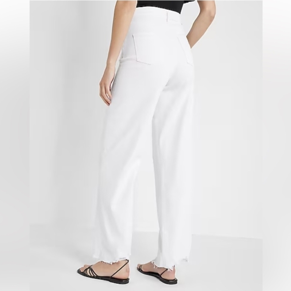 Express 90s High RISE White Jeans - Picture 7 of 7